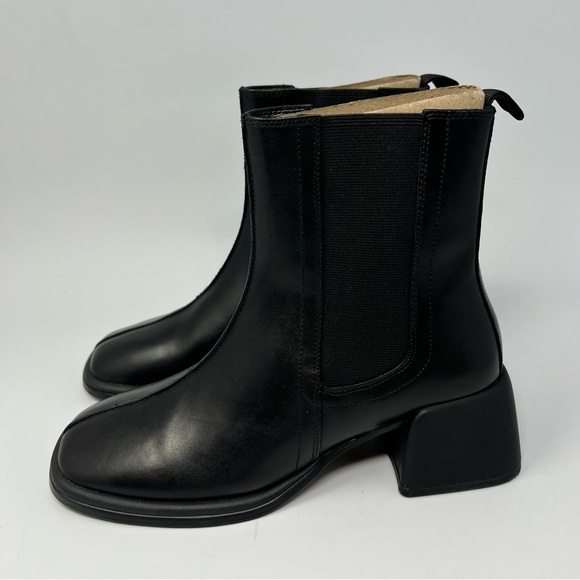 Vagabond Ansie Ankle Boots
Size 8 - Picture 6 of 9
